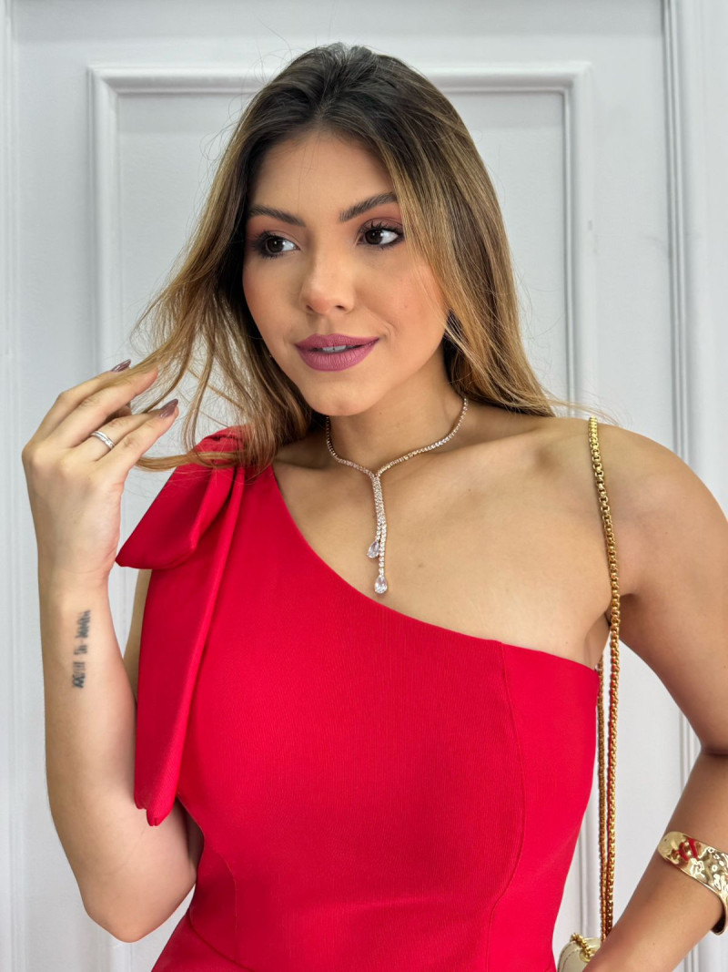 Vestido tubinho laço ombro vermelho 
