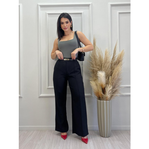Calça pantalona social com cinto preto